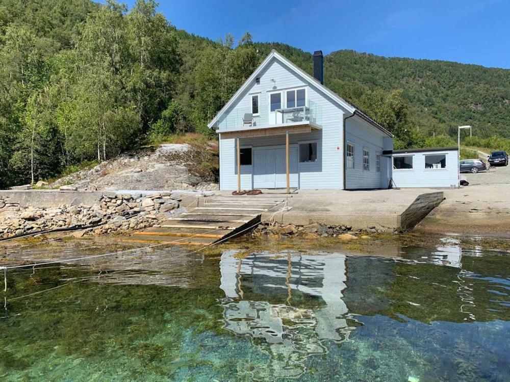 Ferienwohnung Waerholmen Lavik  Exterior foto